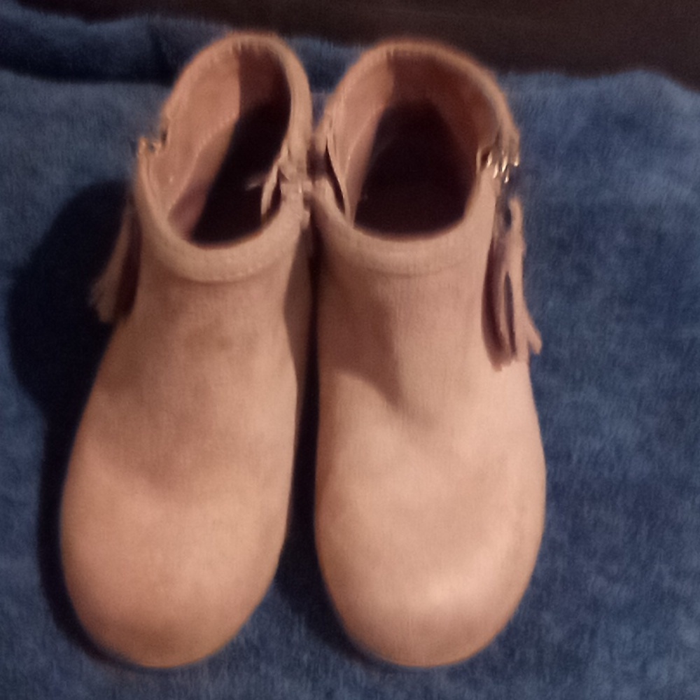 Boots - Picture 3 of 3